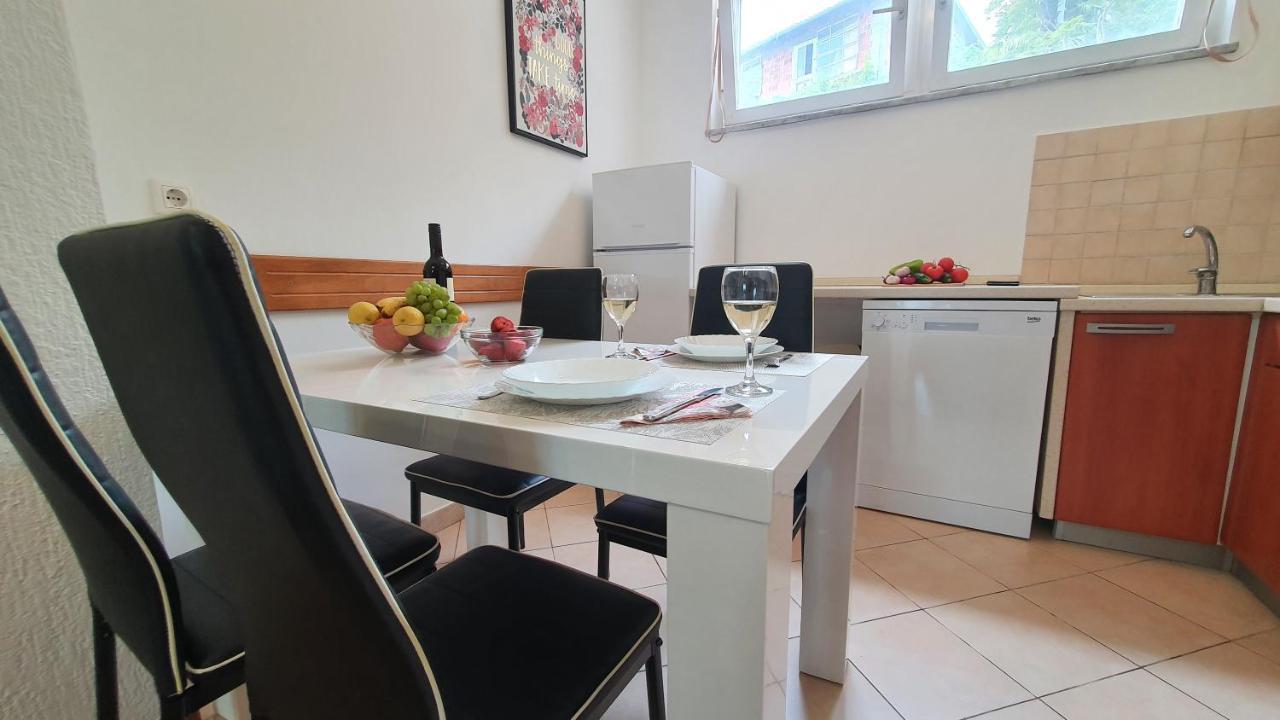 Apartments Anamarija โอปาติยา ภายนอก รูปภาพ